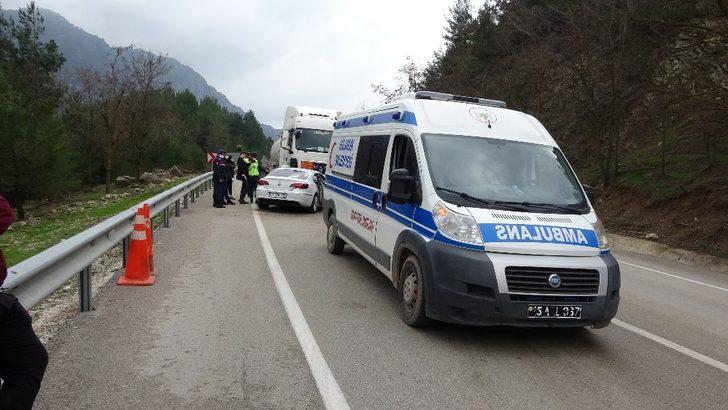 Otomobil ile tanker çarpıştı: 1 ölü G4