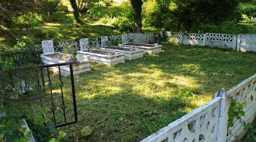 Dua okumak için geldi! Annesinin mezarını yerinde bulamayınca şok oldu