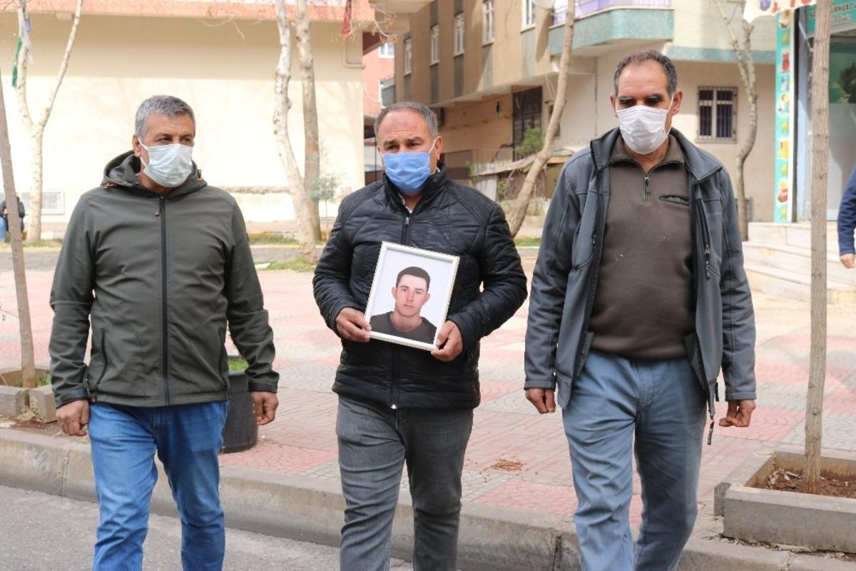HDP&rsquo;liler tarafından kandırılan gen&ccedil;lerin aileleri birer birer evlat n&ouml;betine katılıyor