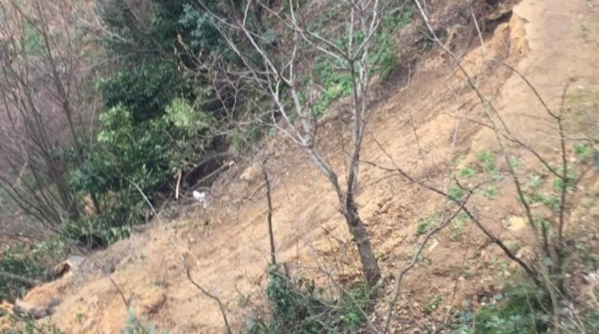 Tek katlı binada heyelan meydana geldi