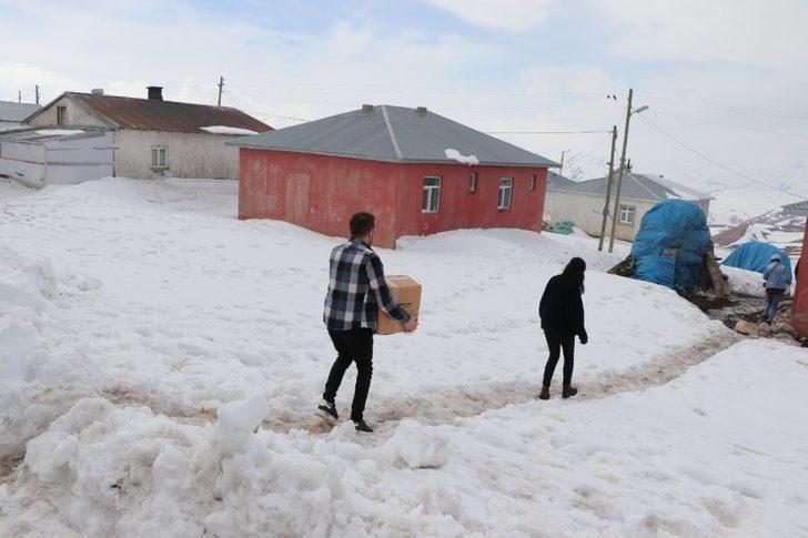 Atatürk Üniversitesi öğrencilerinden örnek davranış G4
