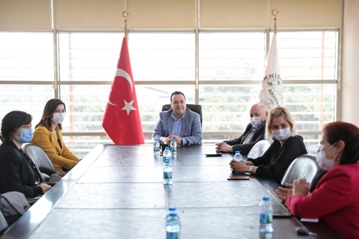 L&ouml;semili &ccedil;ocukların zeytinyağları Akhisar&rsquo;dan