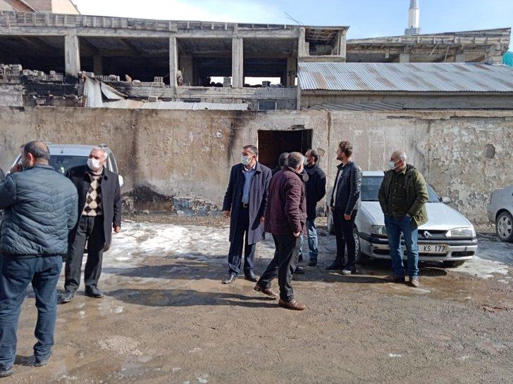 Özalp ilçesinde iş yerleri yanan esnaf için kampanya G5