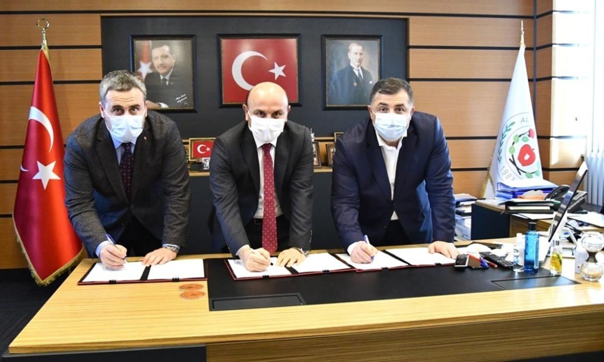 Altınova&rsquo;da en d&uuml;ş&uuml;k maaş 3 bin 525 lira oldu