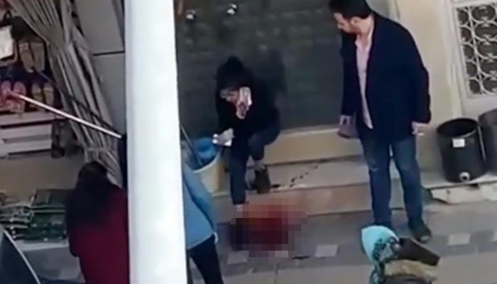 16 yaşındaki kızını sokak ortasında boğazından bıçakladı
