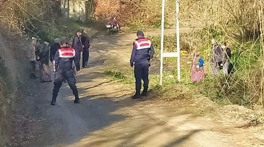 Dehşet düşüren olay! Bunalıma giren genç kendini elektrik direğine astı