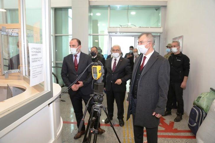 Vali Doruk, Sarp Sınır Kapısında incelemelerde bulundu G2