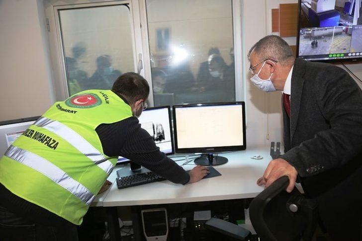 Vali Doruk, Sarp Sınır Kapısında incelemelerde bulundu G3