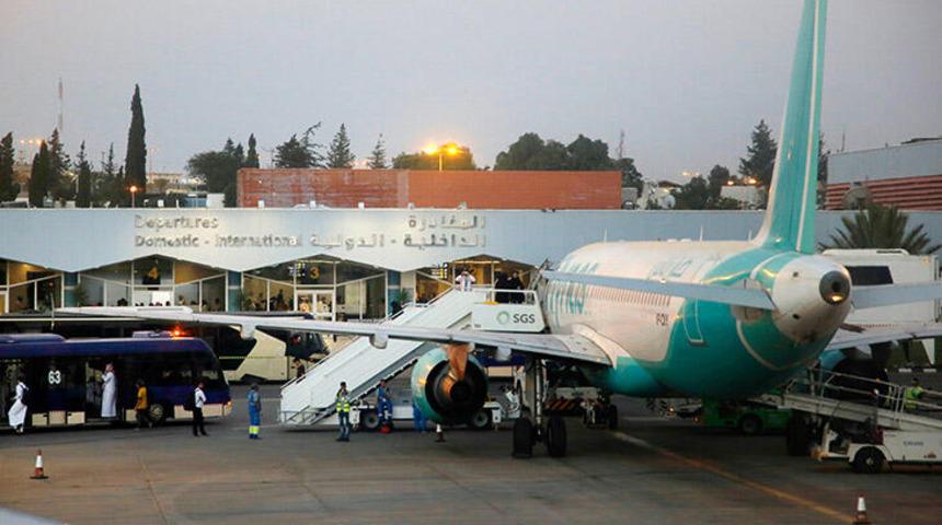 Suudi Arabistan'da havalimanına saldırı: Uçak alev alev yandı!