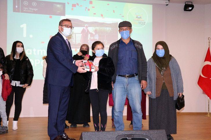 Pandemide kitap okuyup ödülü hak ettiler G4