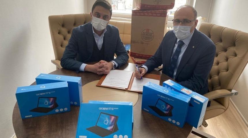 KATSO’dan öğrencilere klavyeli tablet desteği