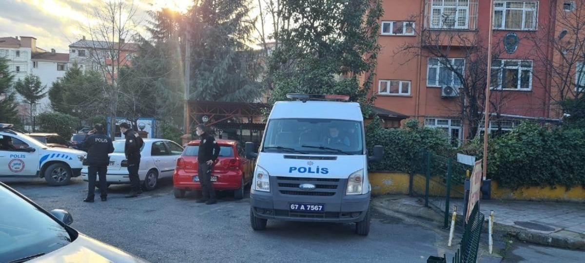 Evin odasını uyuşturucu serasına &ccedil;evirmişler