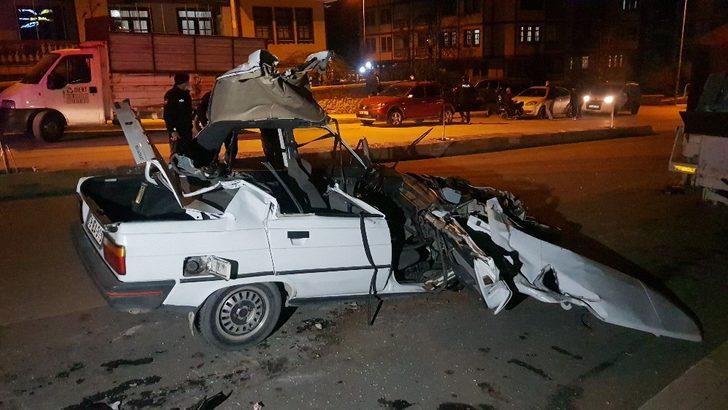 Kağıt gibi yırtılan araçtan yaralı kurtuldu G1