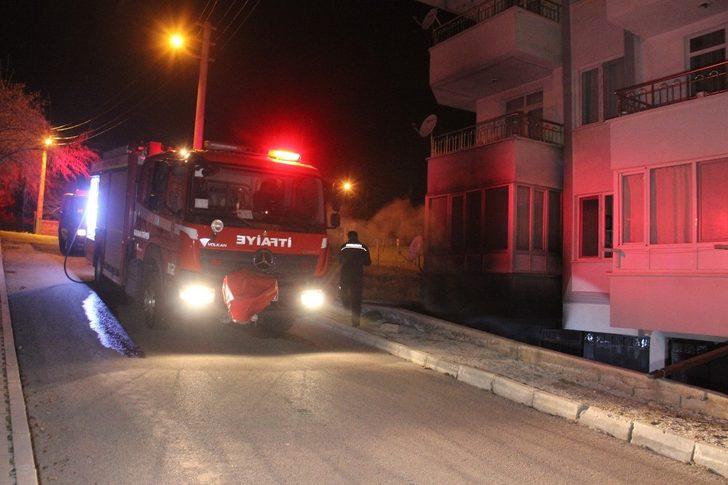 Garajda çıkan yangın apartman sakinlerini korkuttu G2