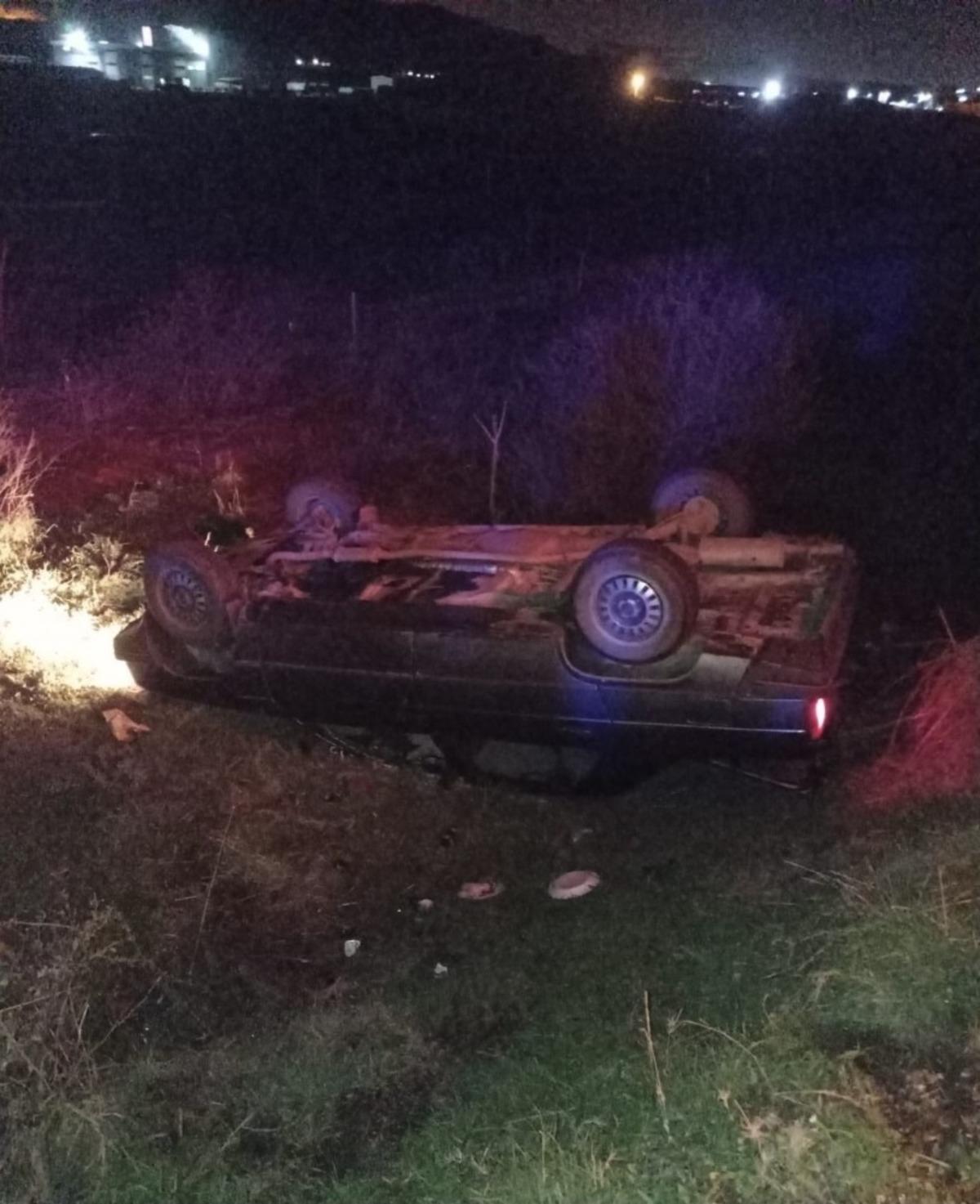 Kontrolden &ccedil;ıkan otomobil dereye devrildi: 1 yaralı