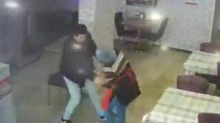 İndirim istediği dönerci kadını öldüren zanlı, 7 yıl önce de babasını öldürmüş