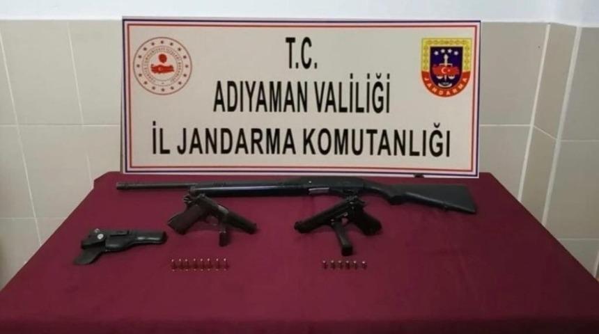Jandarma silah ele ge&ccedil;irdi