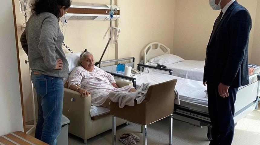 Başkan Oktay, sinema oyuncusu Karındaş ile g&ouml;r&uuml;şt&uuml;