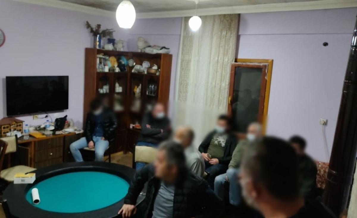 Giresun&rsquo;da bir evde kumar oynadıkları tespit edilen 18 kişiye 86 bin 490 lira ceza kesildi