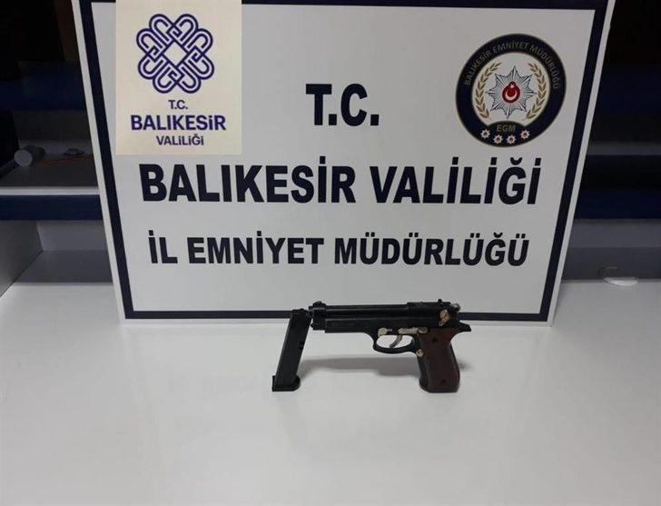 Balıkesir’de polis aranan 11 şahsı yakaladı G3