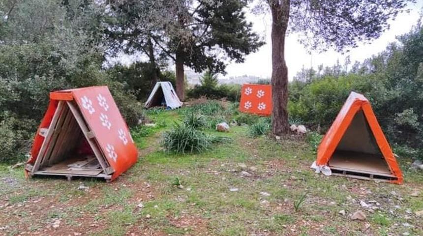 Didim’de, patili dostlara kulübe bırakıldı