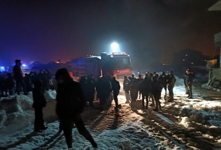 Yüksekova’da korkutan yangın G4