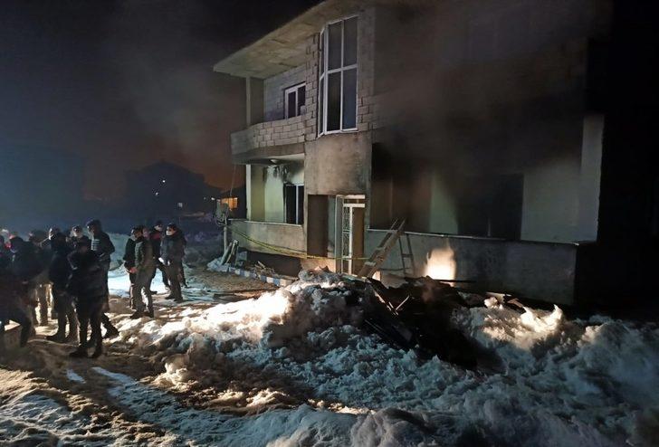 Yüksekova’da korkutan yangın G5