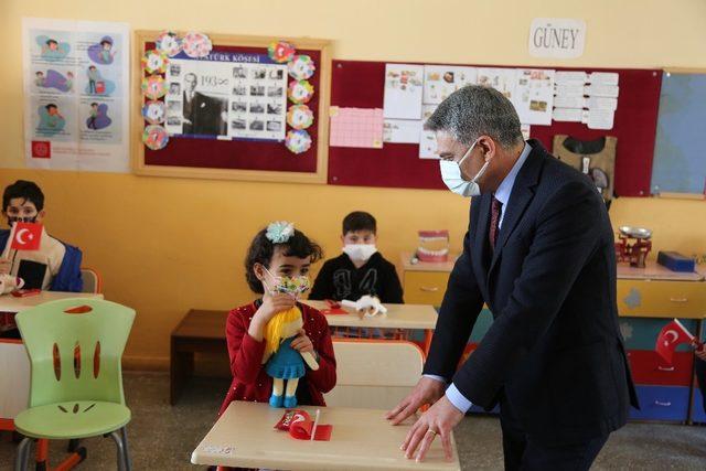 Tunceli Valisi Özkan’dan “Covid-19 tedbirlerine uyalım” çağrısı