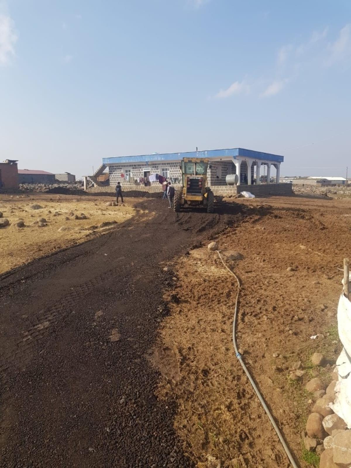 Bağlar&rsquo;da mezranın 40 yıllık yol sorunu 2 g&uuml;nde &ccedil;&ouml;z&uuml;ld&uuml;