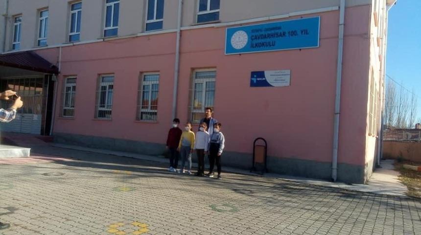&Ccedil;avdarhisar 100. Yıl İlkokulu ilk 5&rsquo;e girdi