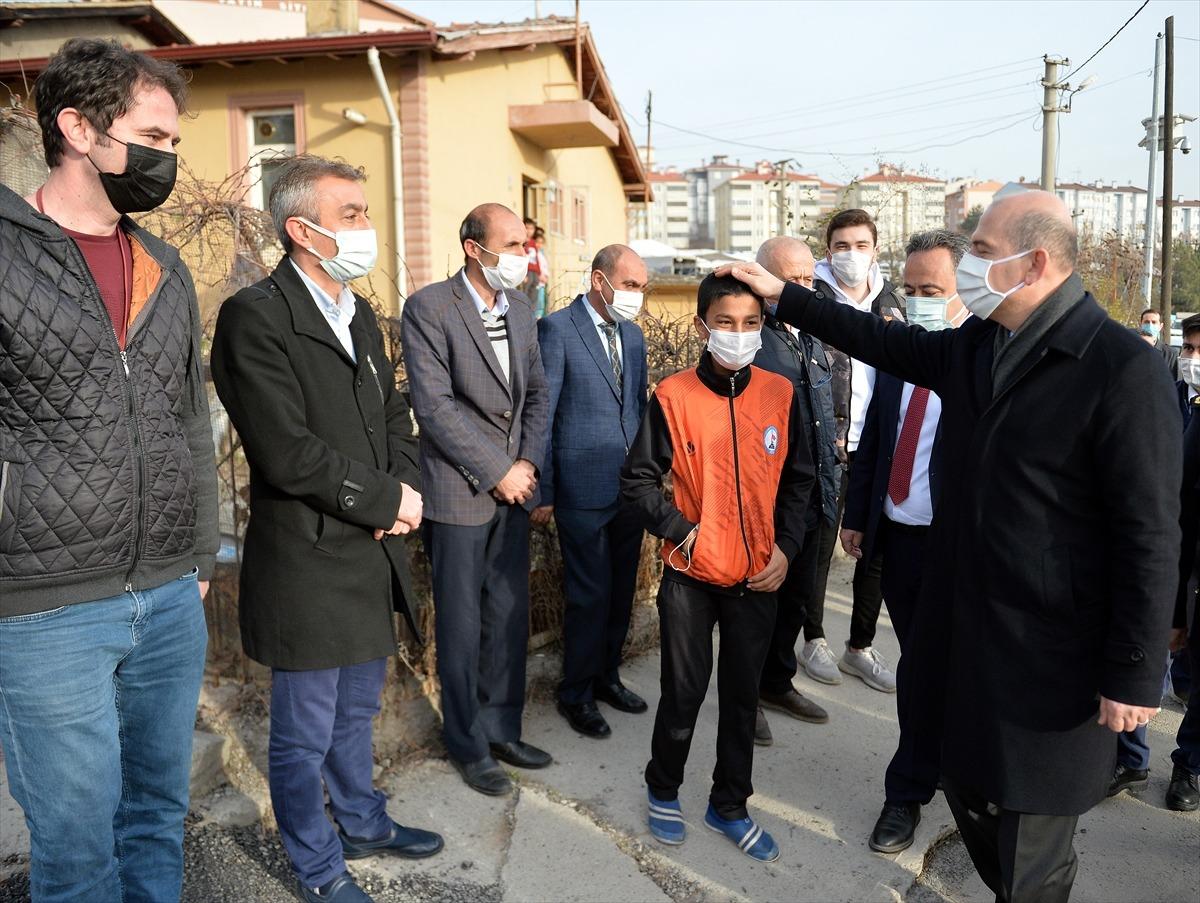İ&ccedil;işleri Bakanı Soylu Karab&uuml;k'te, 112 Acil &Ccedil;ağrı Merkezinin tanıtımına katıldı: