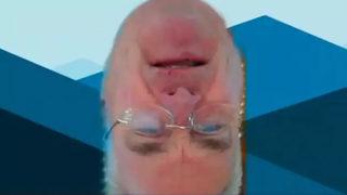 Kongre toplantısında baş aşağı kaldı!