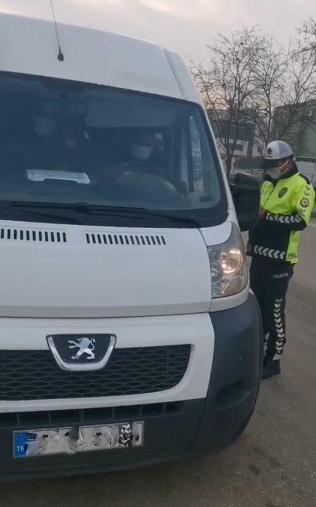 17 kişilik minibüsten 21 kişi çıktı 1