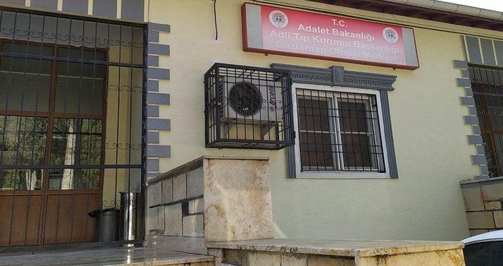 Mahalleye yayılan koku sonrası cesedi bulundu G5