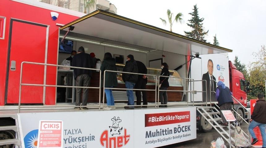 Halk Et Satış Tırından bir ayda 14 bin 396 kg et &uuml;r&uuml;n&uuml; satıldı