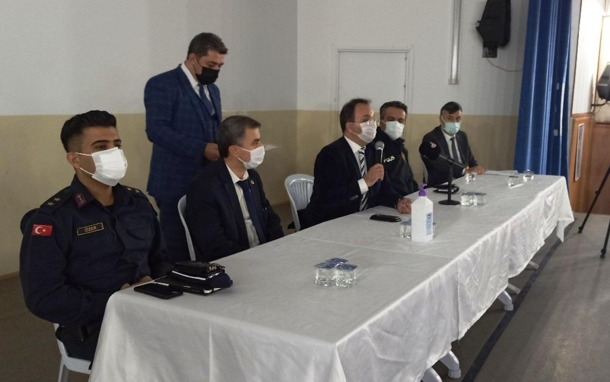 Bafra&rsquo;da muhtarlarla &ldquo;aşı bilgilendirme&rdquo; toplantısı