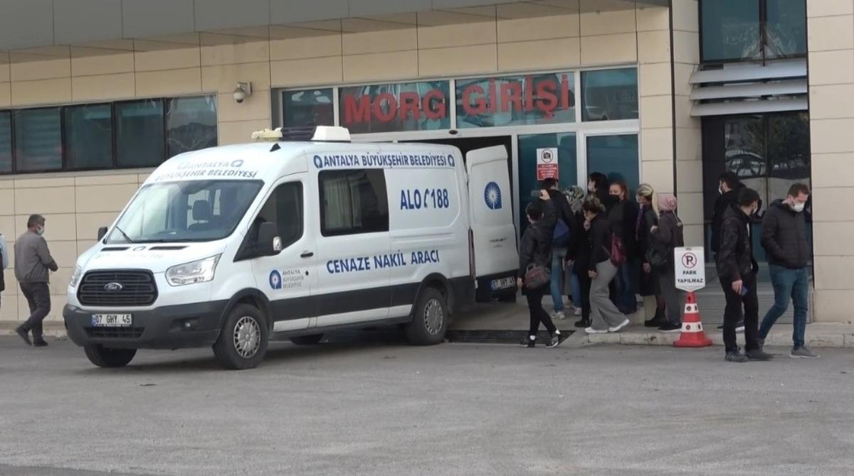 Anne ve oğullarının kardeş g&ouml;zyaşı