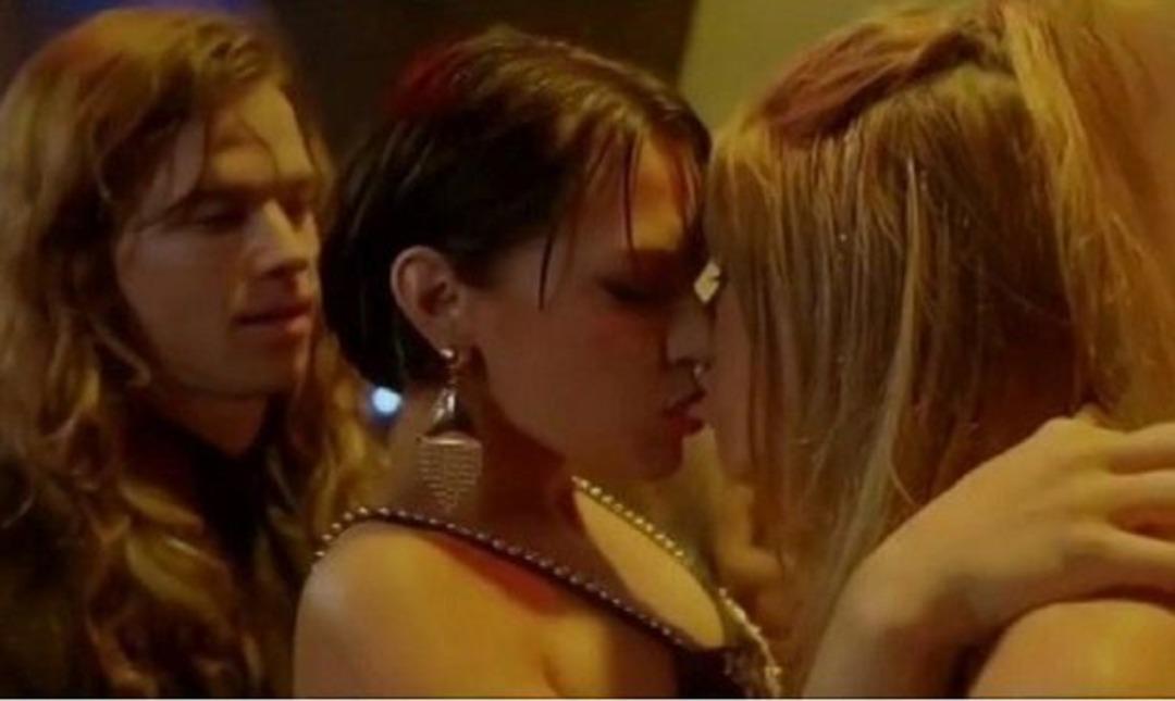 Sete sutyensiz giden Jennifer Aniston, sınırları daha &ouml;nce de zorladı