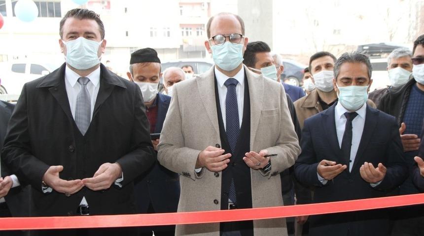 Bismil Kaymakamı T&uuml;rkmen iş yeri a&ccedil;ılışına katıldı