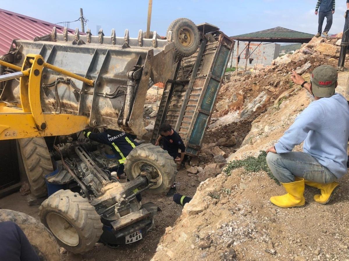Bah&ccedil;esinde &ccedil;alışırken kullandığı trakt&ouml;r&uuml;n altında kaldı