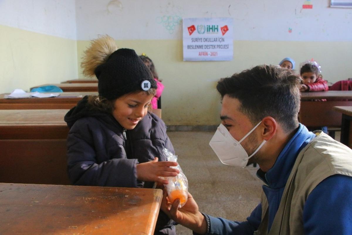 Sevgi &Ouml;ğ&uuml;n&uuml; Projesi, Suriyeli &ouml;ğrencilerin y&uuml;zlerini g&uuml;ld&uuml;r&uuml;yor