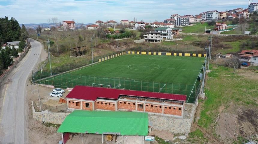Bah&ccedil;ecik stadı spor tesisinde &ccedil;alışmalar s&uuml;r&uuml;yor