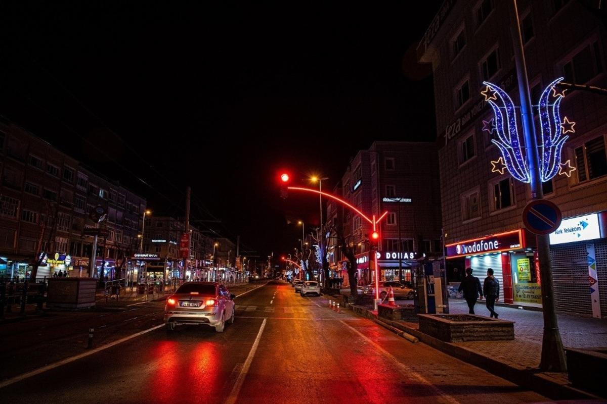 İşlek b&ouml;lgelere LED ışıklı sinyalizasyon sistemi yapıldı