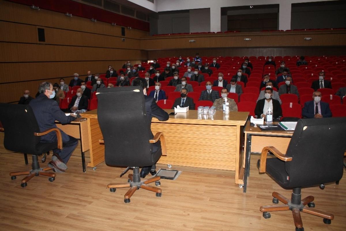 Midyat Kaymakamı Dundar, muhtarlar toplantısına katıldı