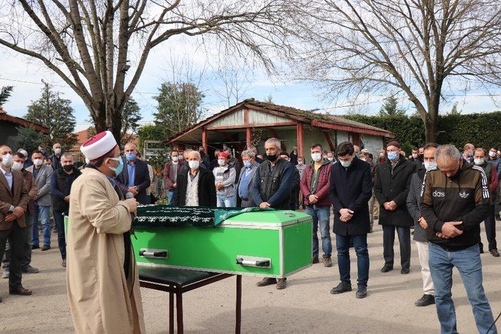 Kocaeli’de ki kazada ölen sürücü Sakarya’da toprağa verildi G4