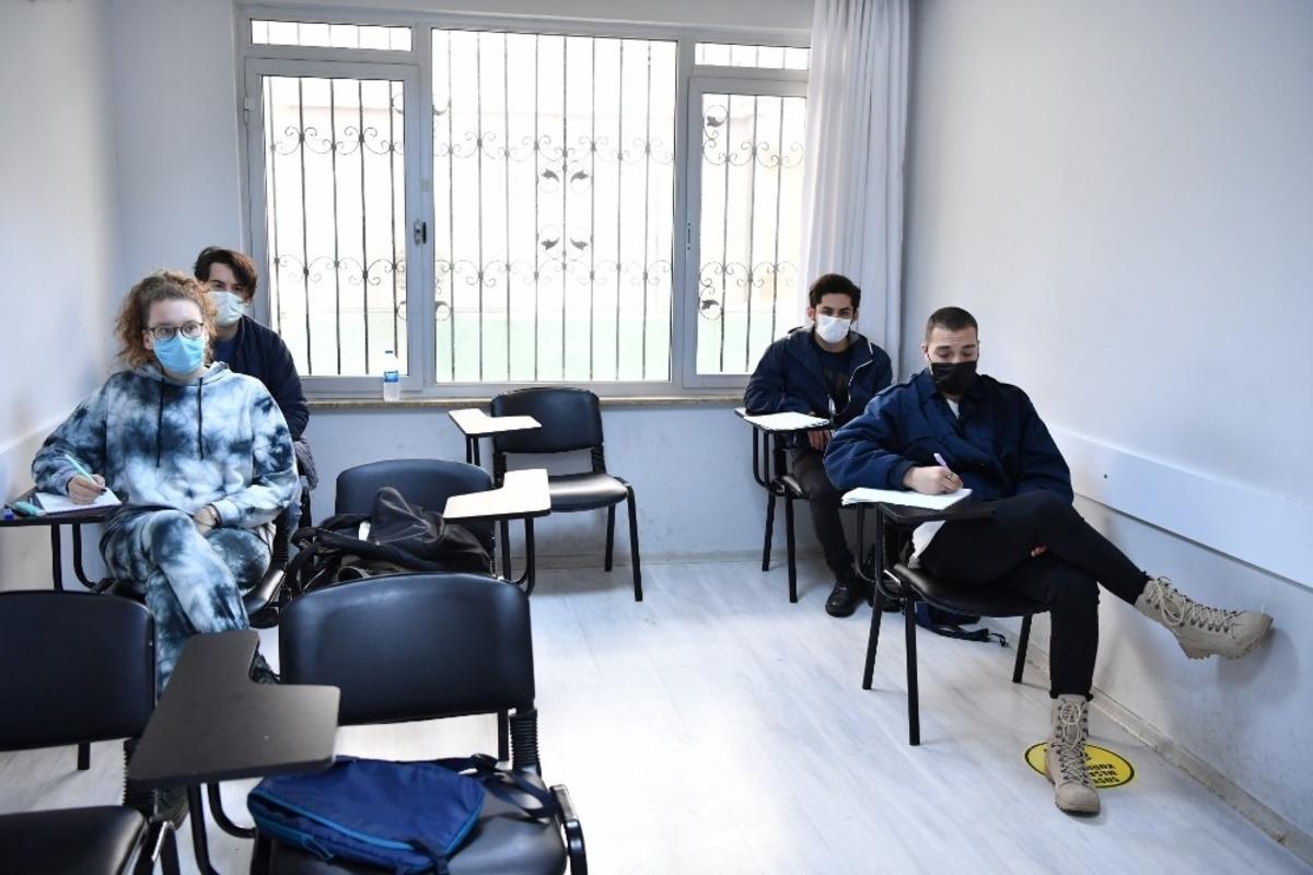 Konyaaltı Et&uuml;t Merkezi&rsquo;nde eğitim başladı