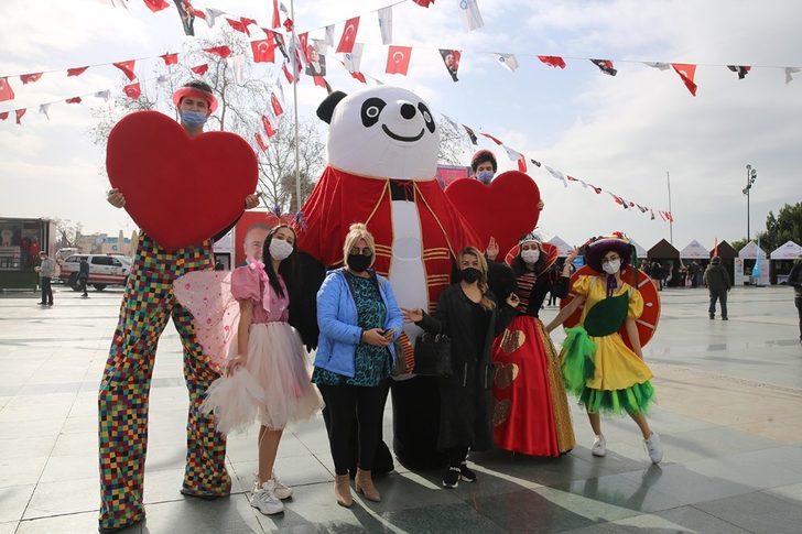 Antalya, Büyükşehir Belediyesinin ‘Sevgi’ etkinliğiyle renklendi G2