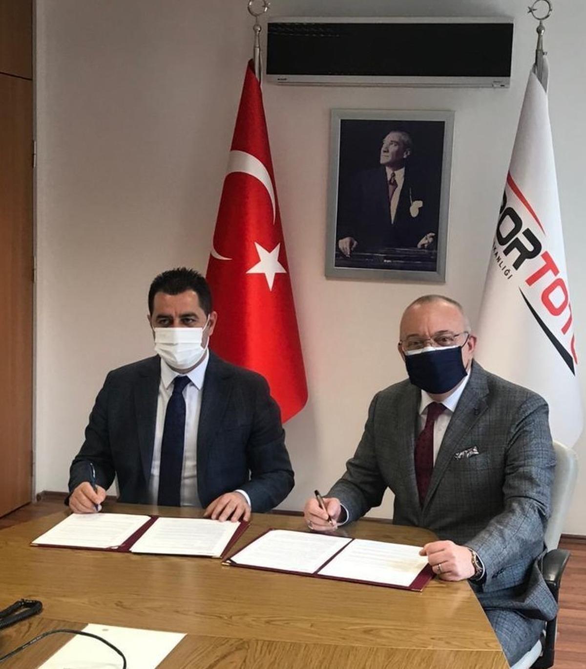 Fikri Bayrıl ve Tarık Almış Spor Tesisleri i&ccedil;in imzalar atıldı