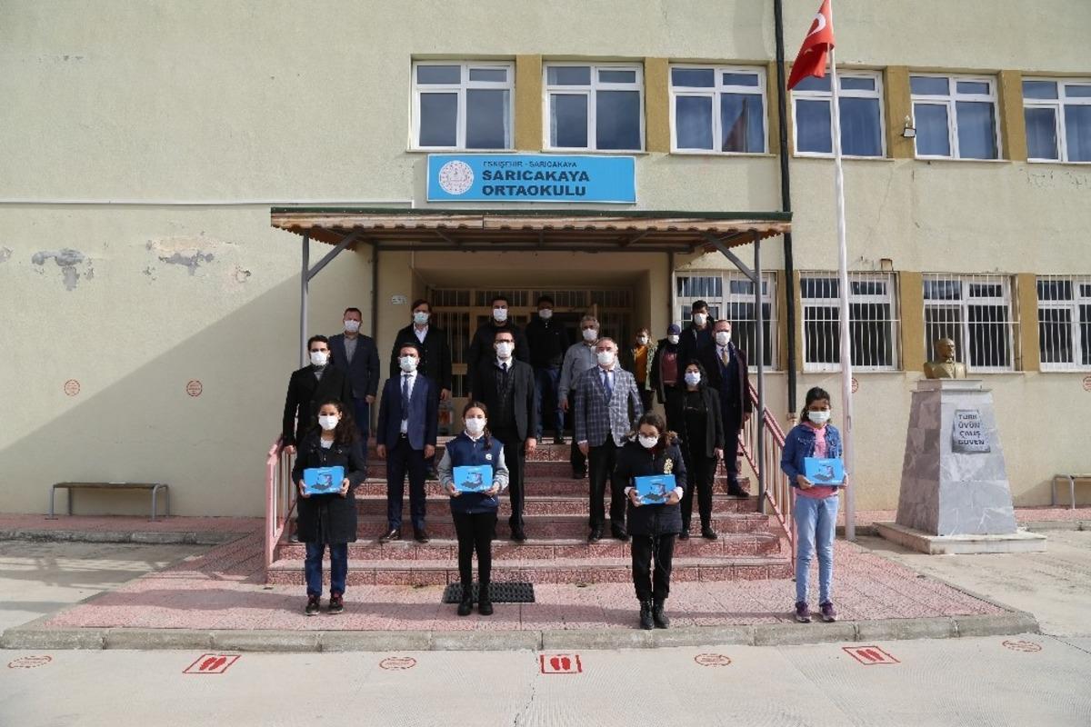 Eskişehir Sanayi Odası ve TOBB Eskişehir GGK&rsquo;dan &ouml;ğrencilere tablet desteği