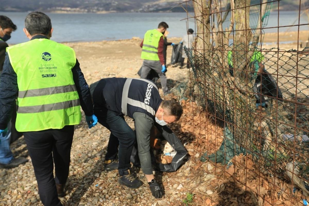 Sapanca G&ouml;l&uuml; &ccedil;evresi temizlendi